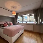 Center Flat W Roof Terrace & Free Parking