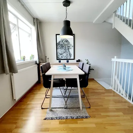Center Flat W Roof Terrace & Free Parking Lägenhet *
