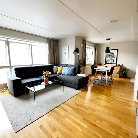 Apartment Center Flat W Roof Terrace & Free Parking *
