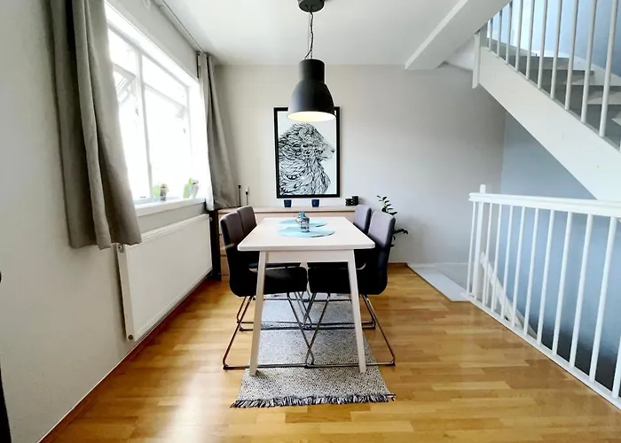 Center Flat W Roof Terrace & Free Parking Apartment *